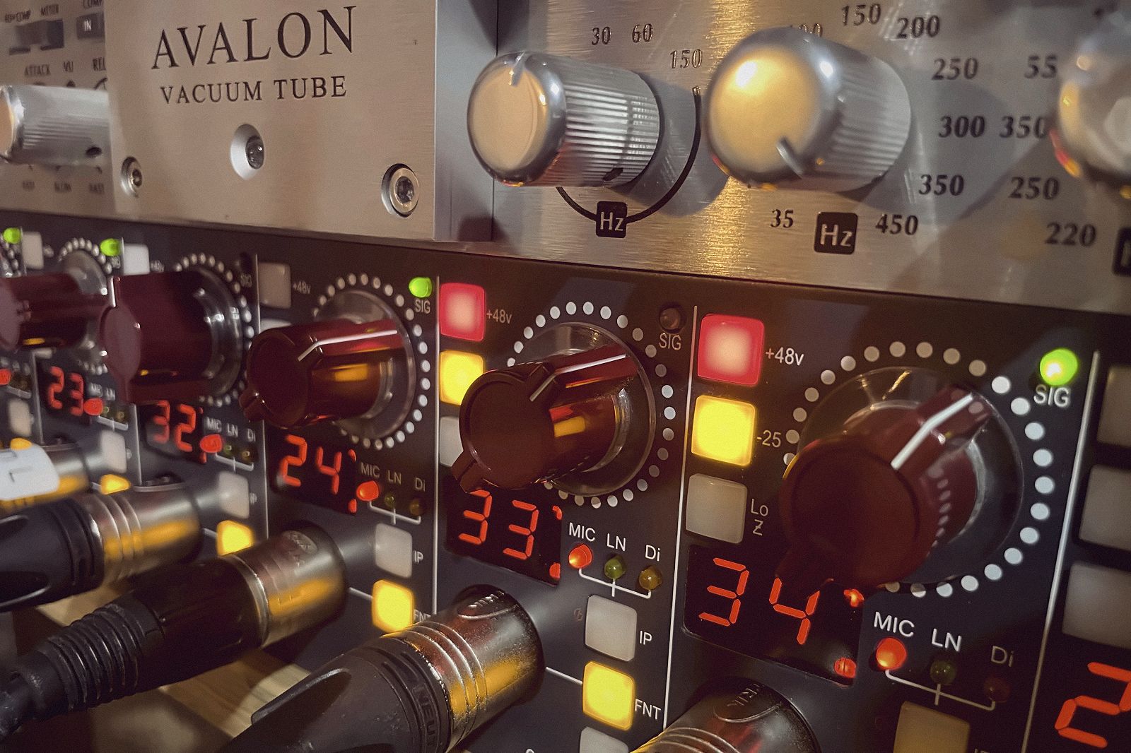 Avalon VT-737 — stopień lampowy i korekcja
