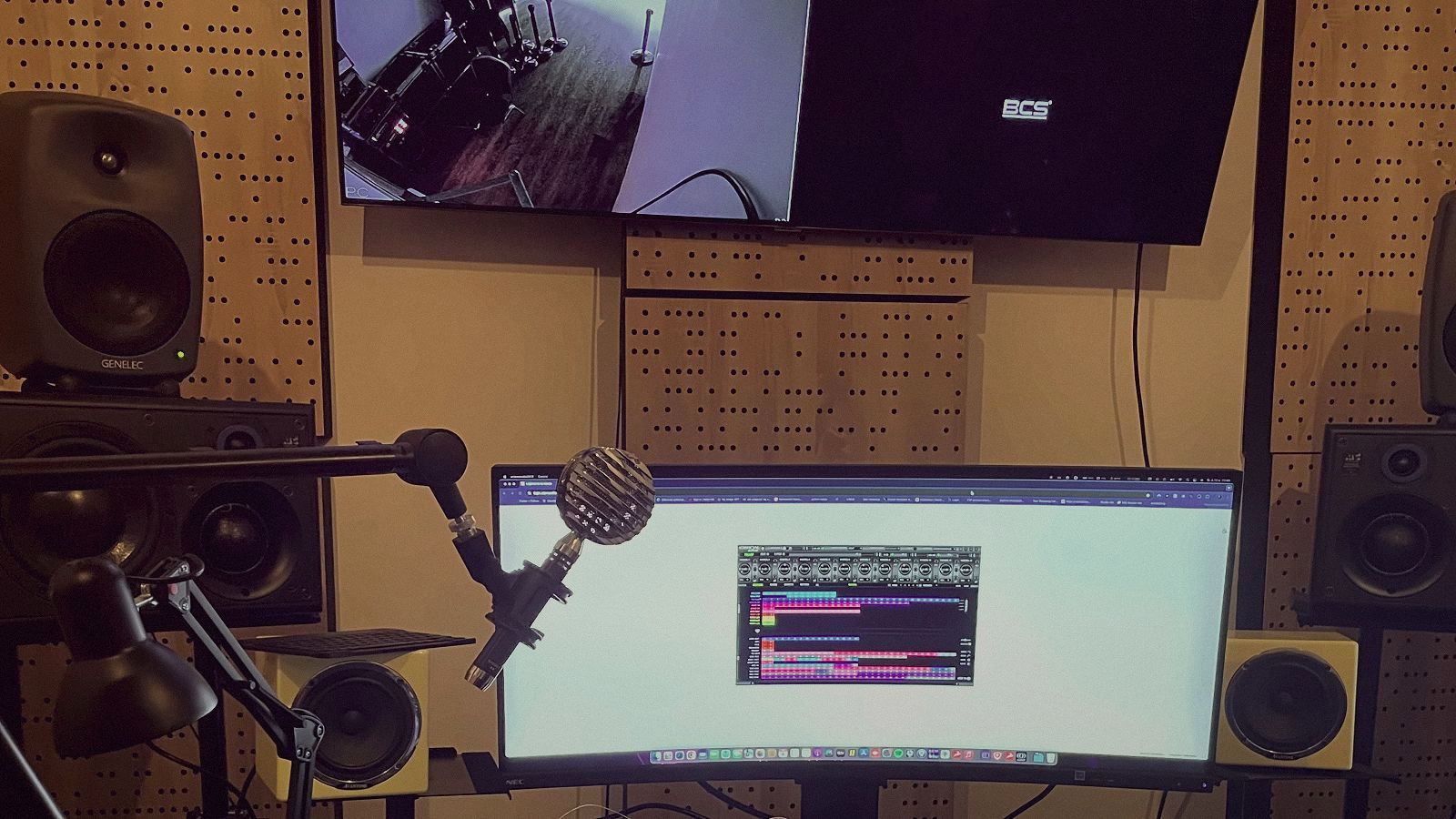 Stanowisko odsłuchowe — Genelec 8040 i Avantone MixCube